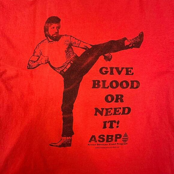 Vintage Y2K Chuck Norris “Give Blood or Need it” Red & Black Graphic T-shirt L - Picture 4 of 7